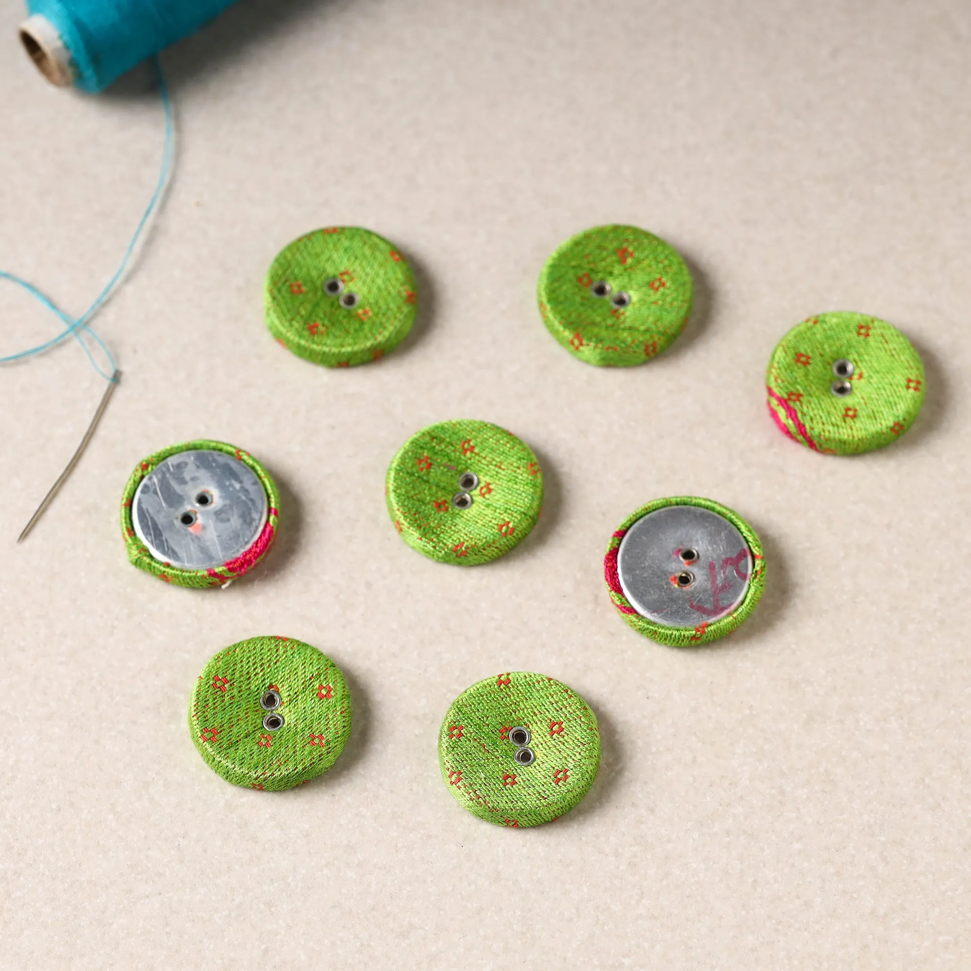 2.5cm Buttonbaaz Handmade Button Big (Set of 8) 51