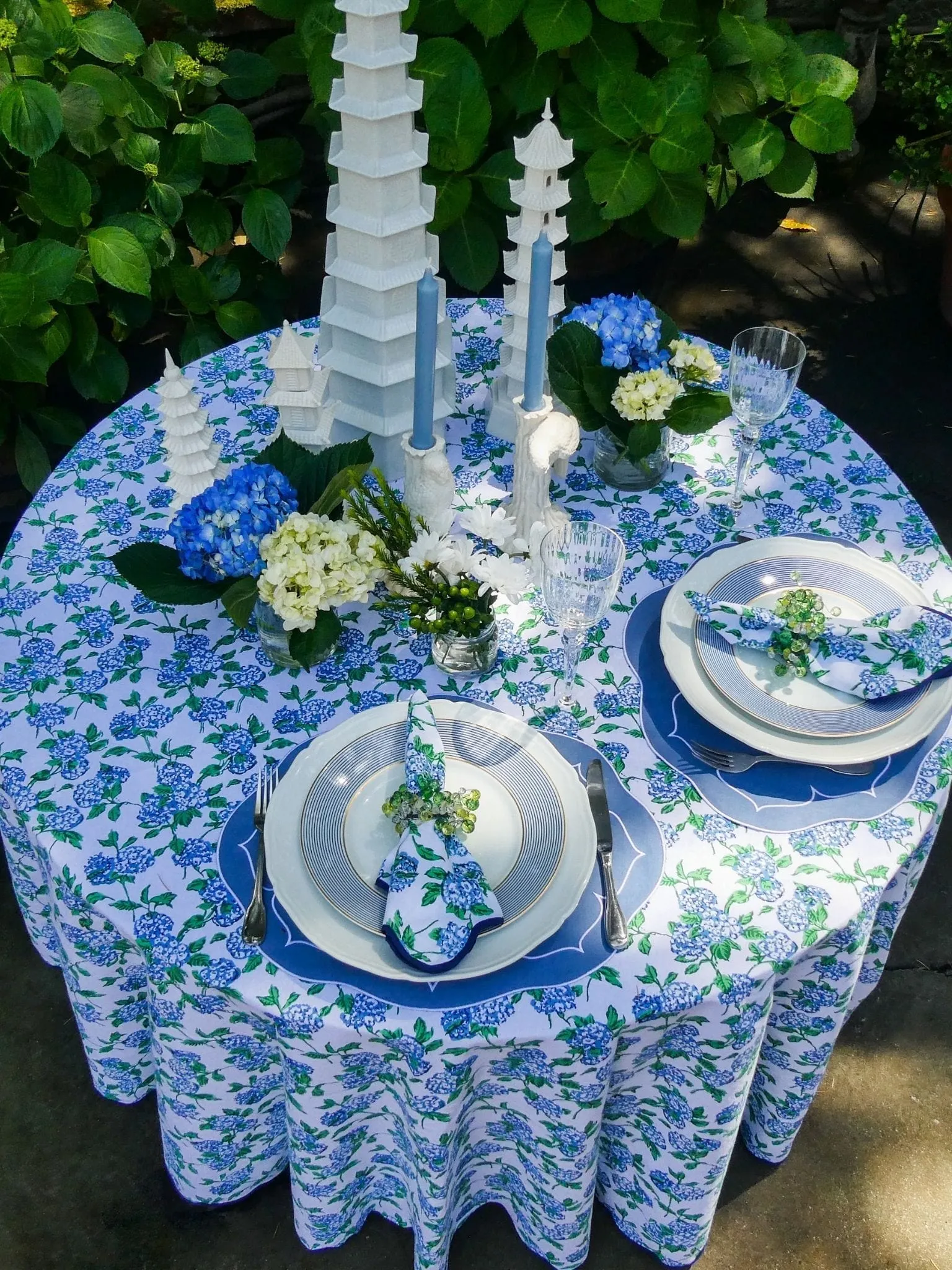 Hydrangea Scalloped Tablecloth