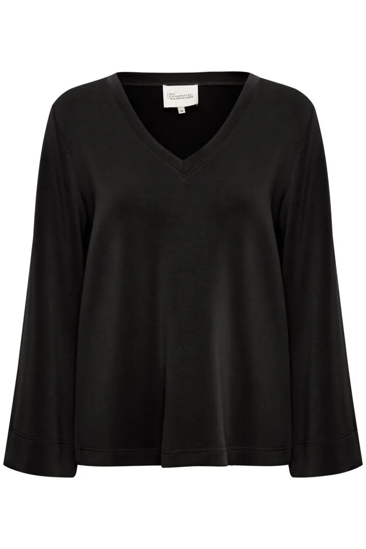 My Essential Wardrobe Elle V-neck Top in Black