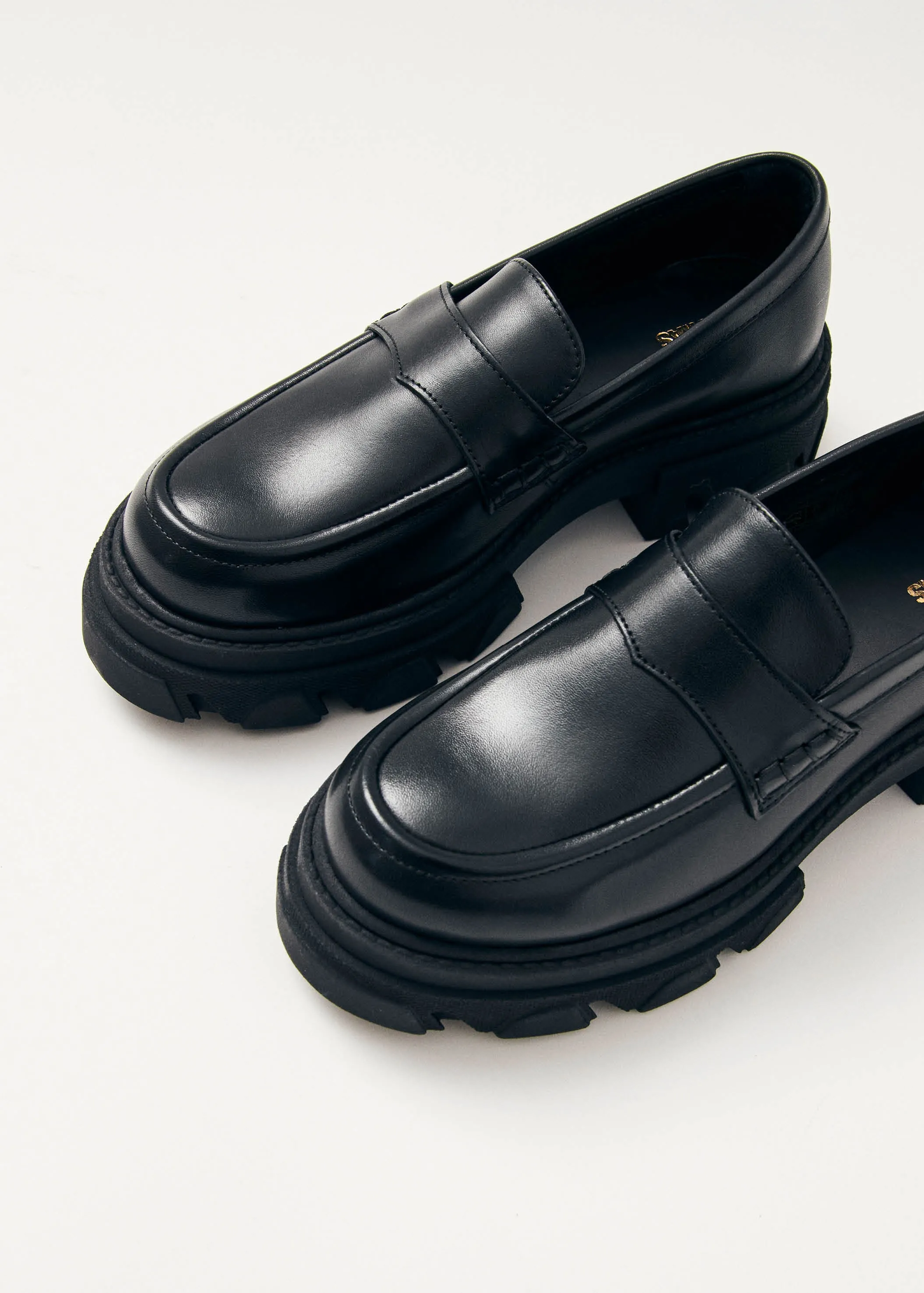 Trailblazer Black Leather Loafers